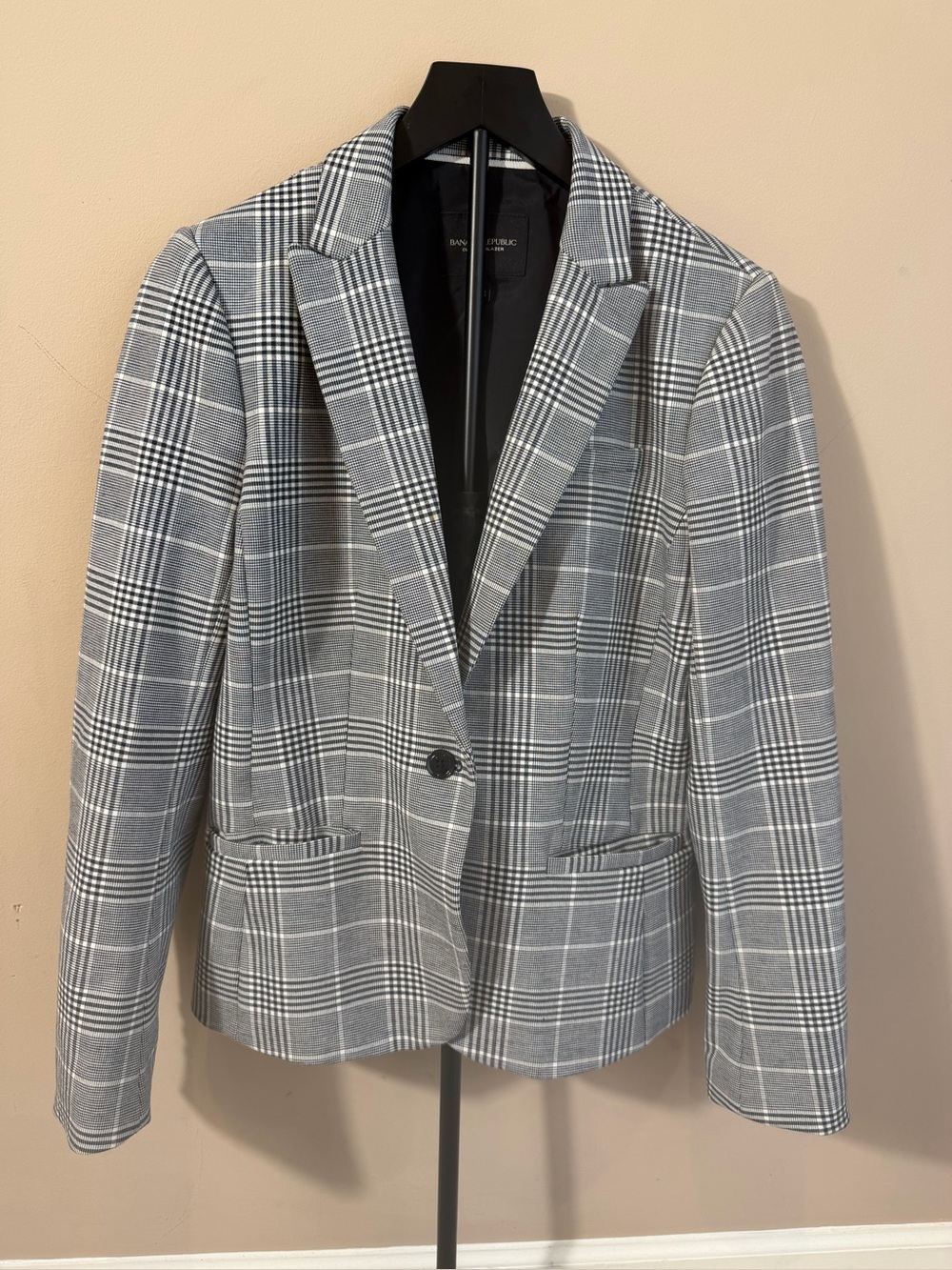 Banana Republic Classic Black and White Plaid Blazer One Button 2 Pockets Size 8